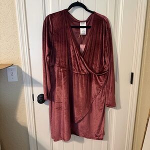 New xl Serra velvet faux wrap dress burgundy color